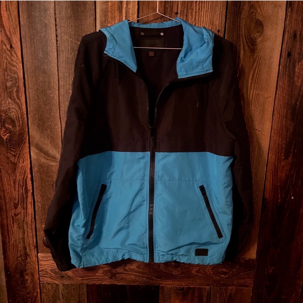 COACH Men’s Colorblock Hooded Windbreaker – Black & Blue – XL